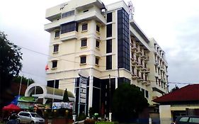 Pia Hotel Pangkalpinang  2*