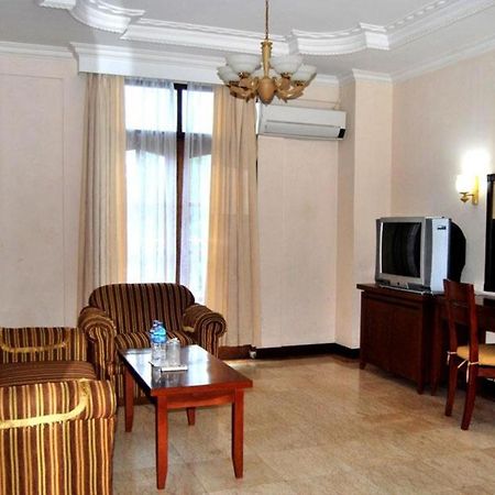 Pia Hotel Pangkalpinang Pangkalan Baru Bagian luar foto