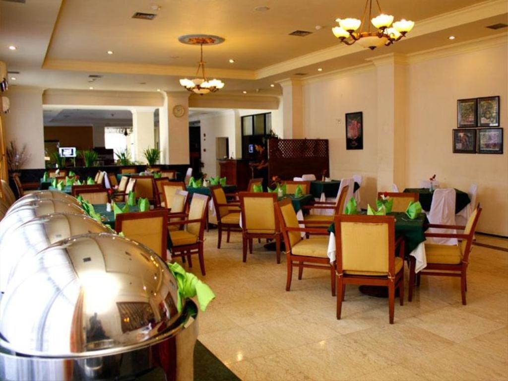 Pia Hotel Pangkalpinang Pangkalan Baru Bagian luar foto